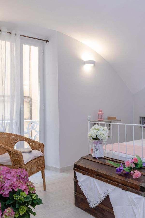 Ferienwohnung La Casa Di Aneti Dolceacqua Exterior foto
